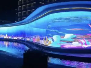 Высокояркая прозрачная LED видеостена — интерактивное 4K видео